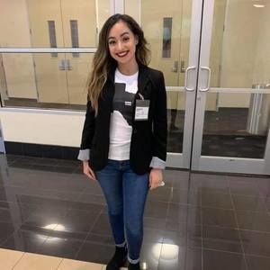 Meet your Posher, Jacqueline